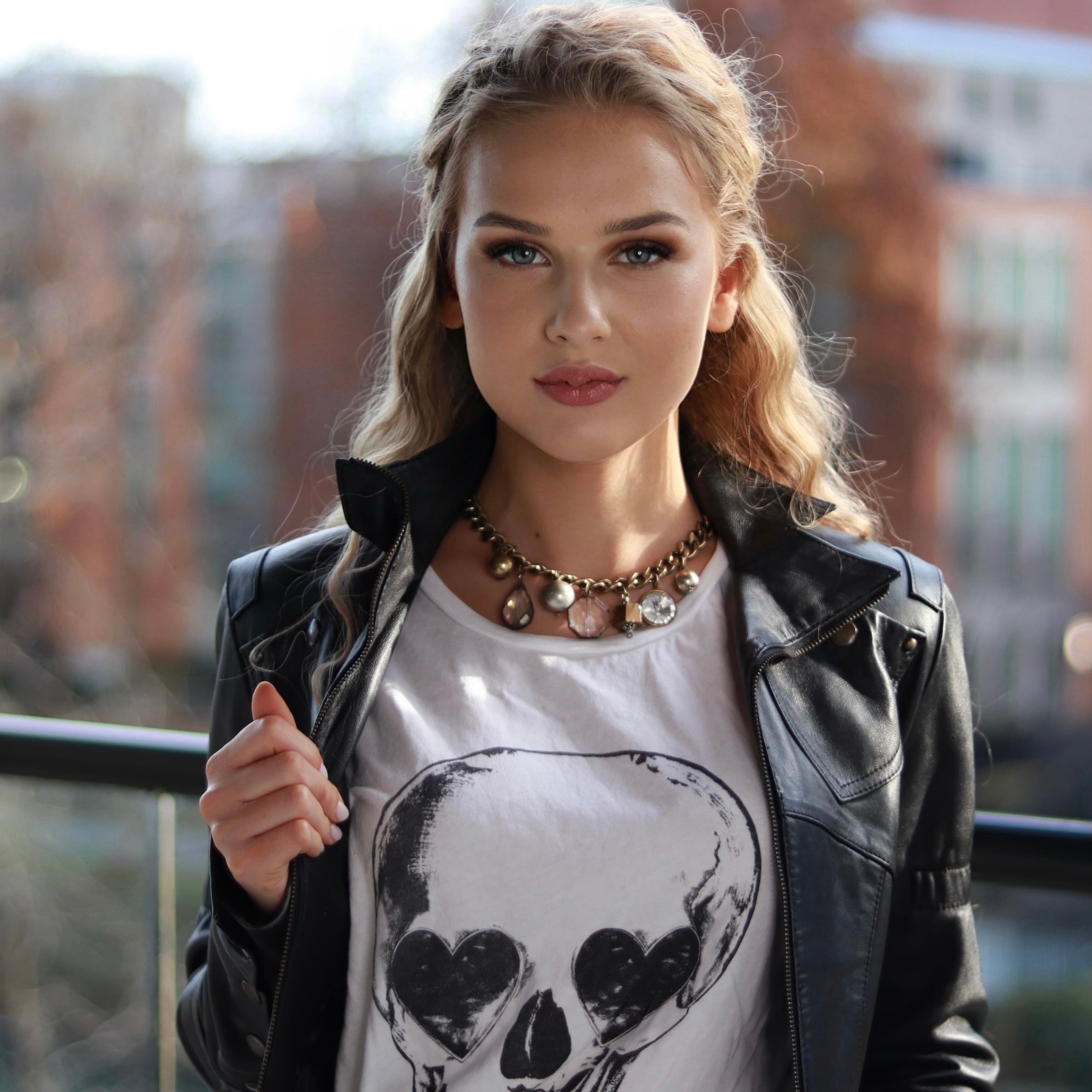 ROCK & ROLL