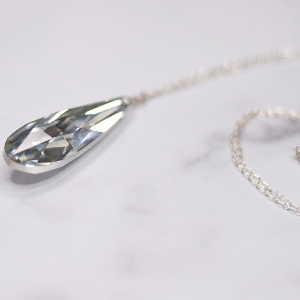 Silver Oval Etched Chain and Silver Crystal Long Teardrop Pendant  NEW